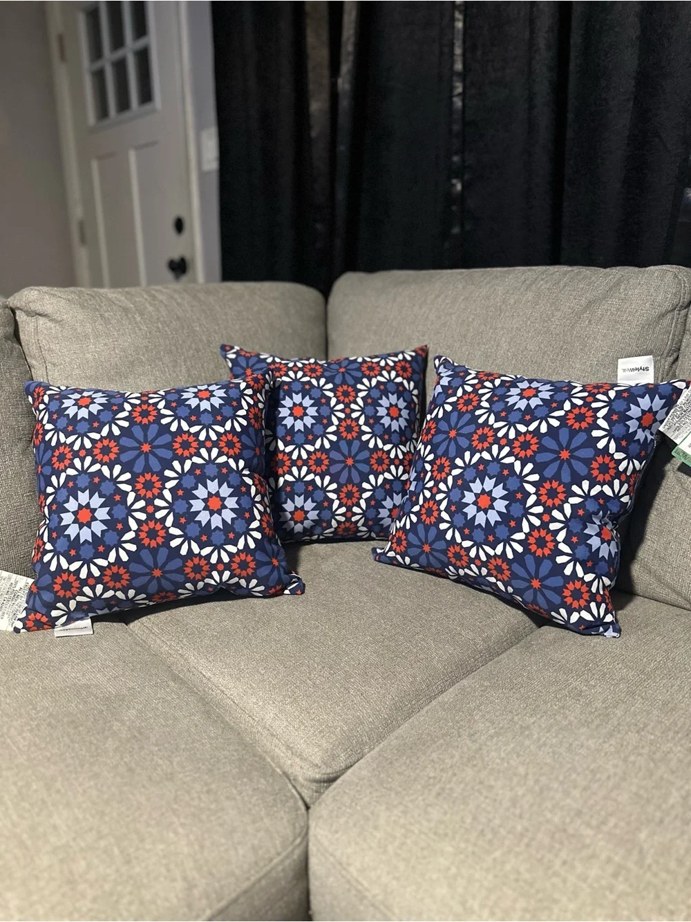 STYLEWE Blue, Red & White Floral Medallion Accent Pillow Set